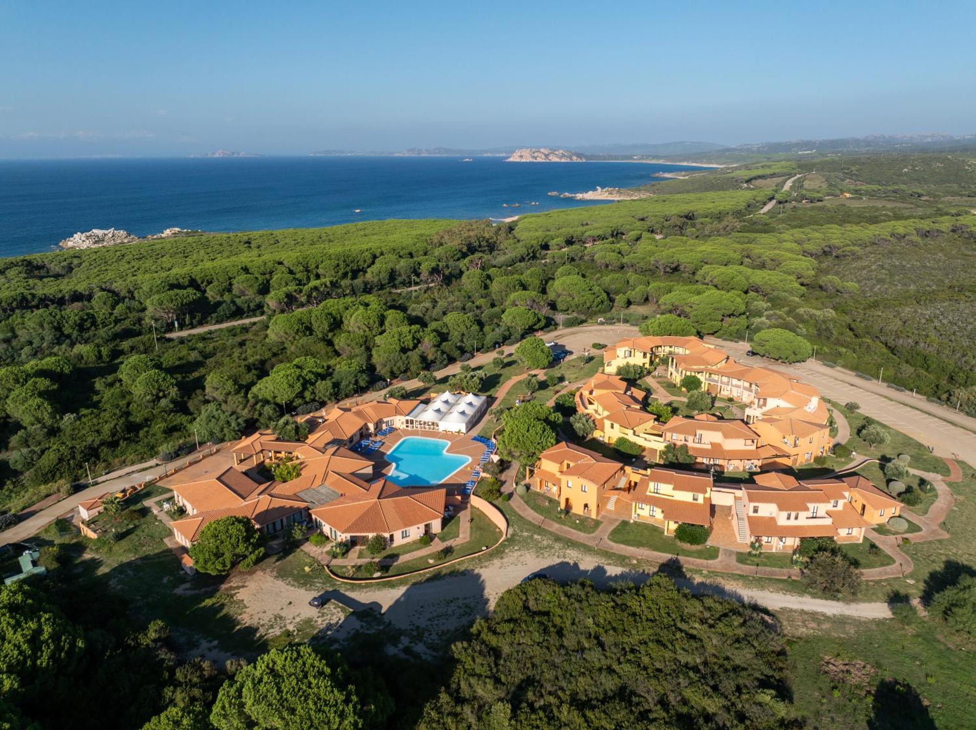 Residence Baia Dei Mirti Vignola Mare Exterior photo
